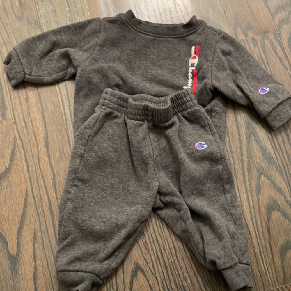Baby champion outfit